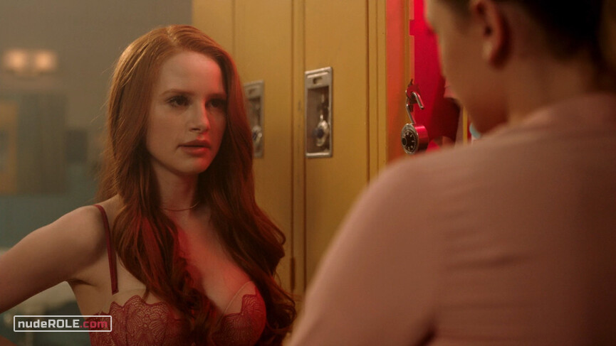 6. Cheryl Blossom sexy – Riverdale s02e02 (2017)