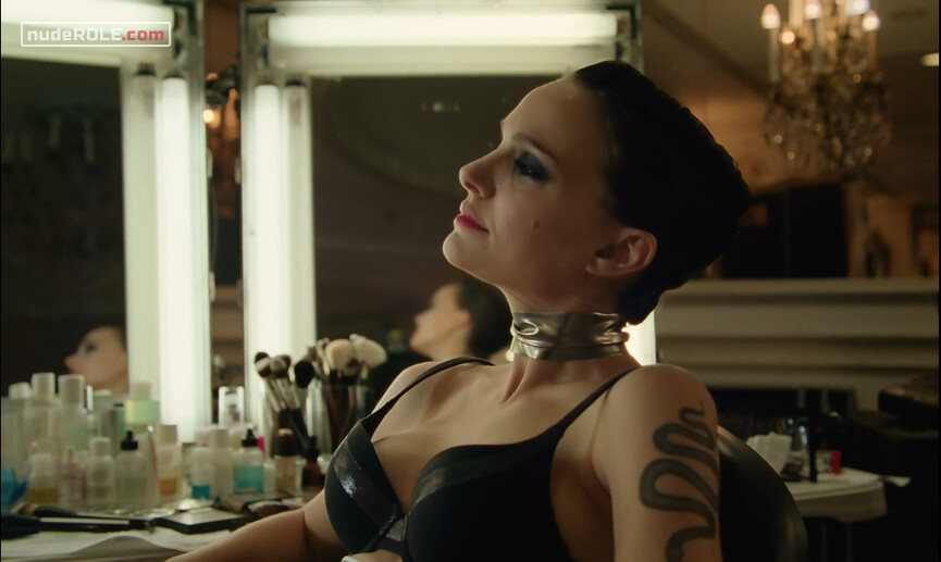 5. Celeste Montgomery sexy – Vox Lux (2018)