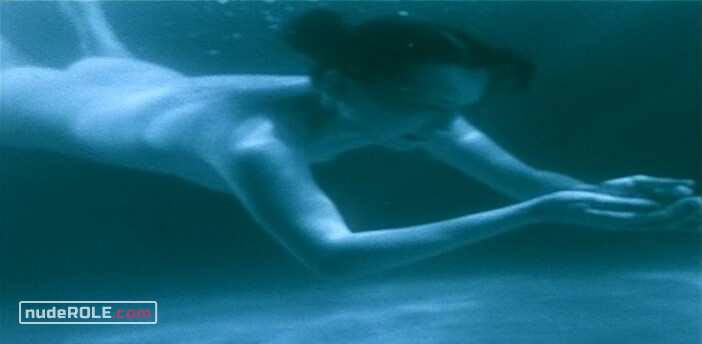 1. Eva nude – Tuvalu (1999)