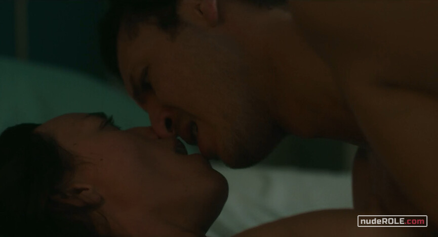 2. Emma, wife nude – Good People (2018)