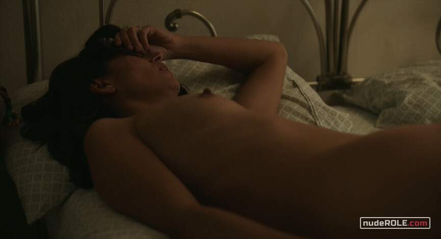 8. Emma, wife nude – Good People (2018)