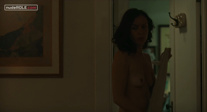 9. Emma, wife nude – Good People (2018)