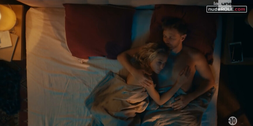 6. Helene Bach sexy – Balthazar s01e06 (2018)