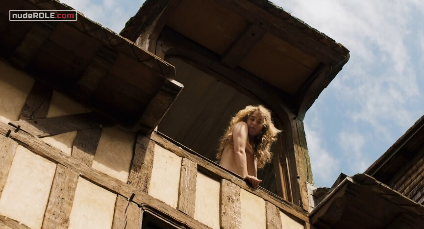 4. Francoise nude – One Nation, One King (2018)