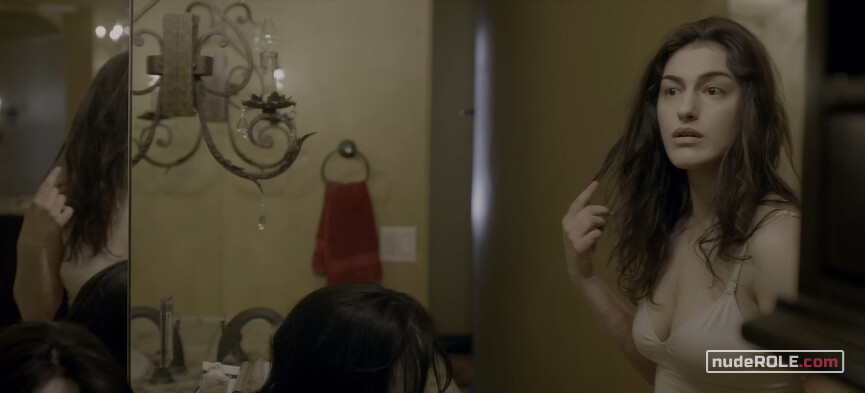 1. Penelope Fowler sexy – Chambers s01e04 (2019)