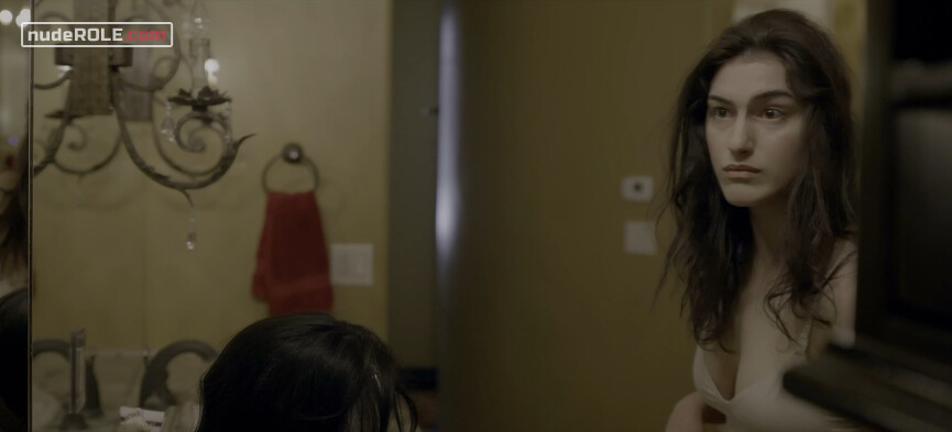 6. Penelope Fowler sexy – Chambers s01e04 (2019)