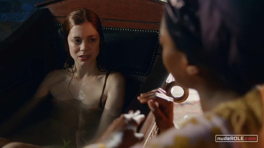 3. Catherine of Aragon nude – The Spanish Princess s01e01 (2019)