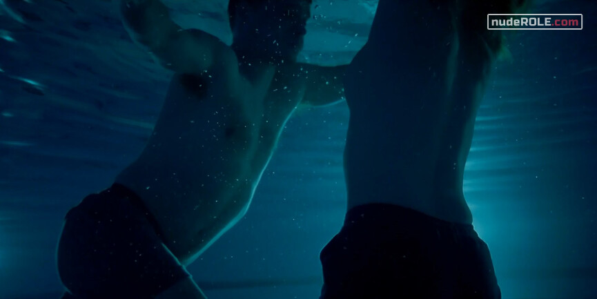 1. Orla nude – MotherFatherSon s01e04 (2019)