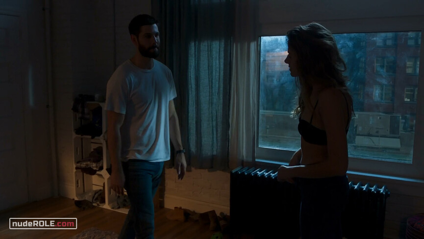 3. Murphy Mason sexy – In the Dark s01e03 (2019)