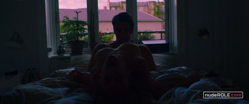 7. Milla nude – Yes No Maybe s02e04 (2019)