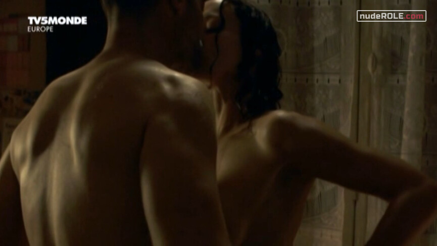 2. Claire Koenig nude – Le Repaire de la vouivre s01e02 (2011)