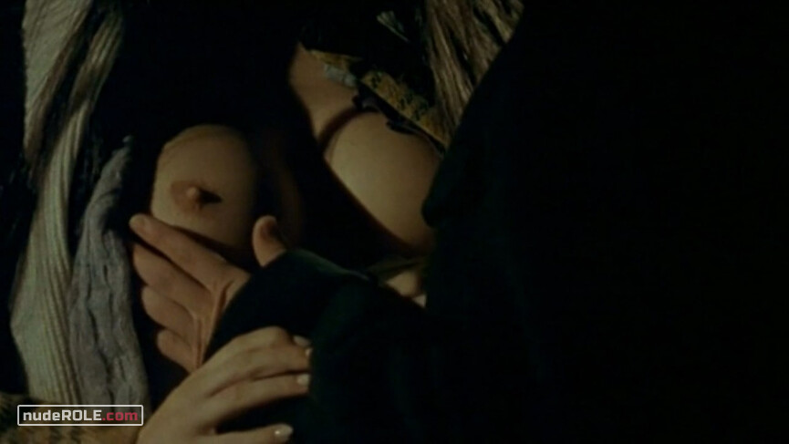 1. Juli nude – Tamas and Juli (1997)
