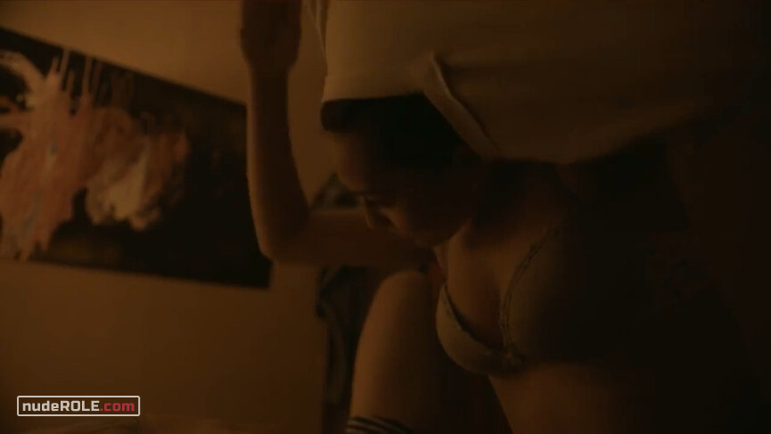 2. Jillian Molina nude – AMO s01e07 (2017)