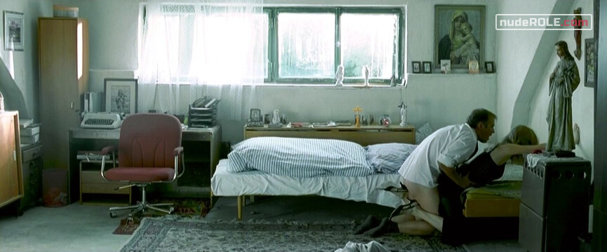 5. Marcela Cmolíková nude – Beauty in Trouble (2006)