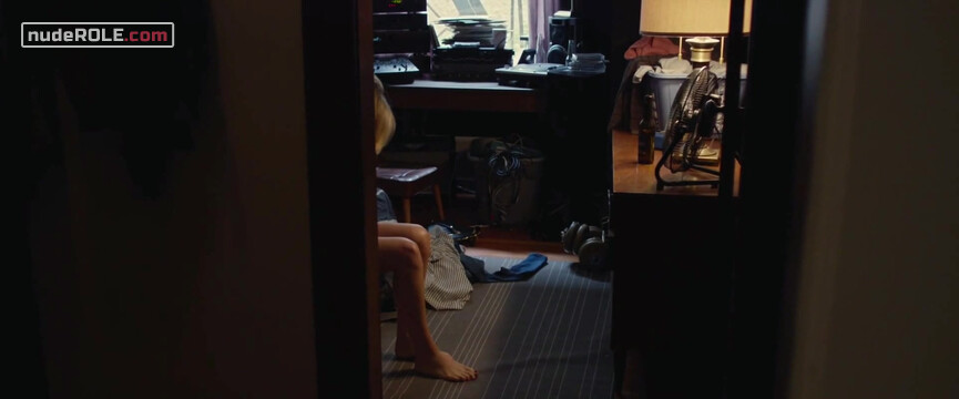 1. Susannah Cahalan sexy – Brain on Fire (2016)