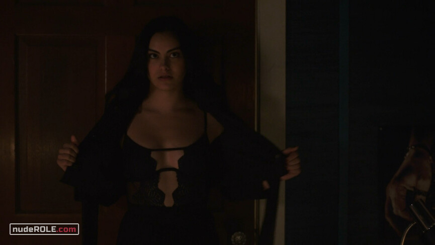 2. Veronica Lodge sexy – Riverdale s02e20 (2018)