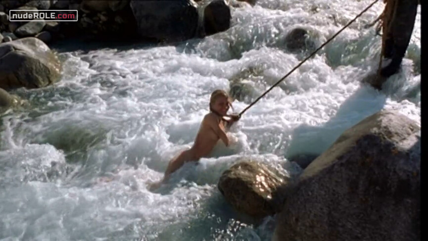 4. Margaret nude – War (2002)