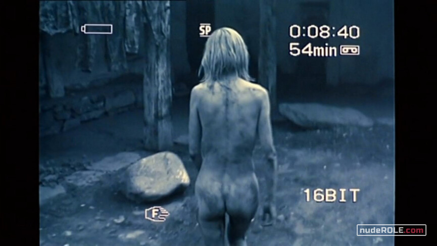 6. Margaret nude – War (2002)