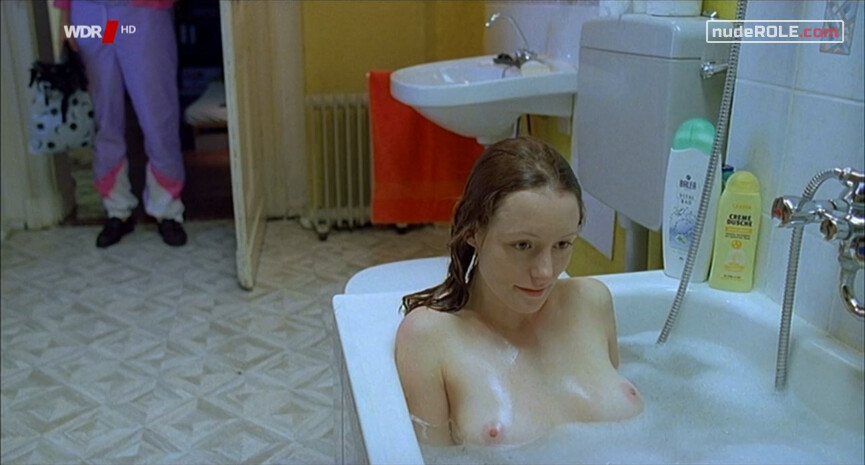 5. Isabella nude – Gun-shy (2003)