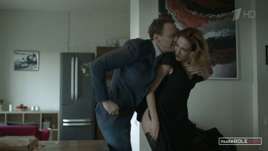 1. Anna sexy – Sadovoe kolco s01e02-04 (2018)