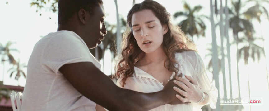 4. Léa nude – Le crocodile du Botswanga (2014)