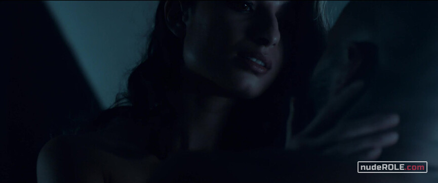 1. Bast sexy – American Gods s02e04 (2019)