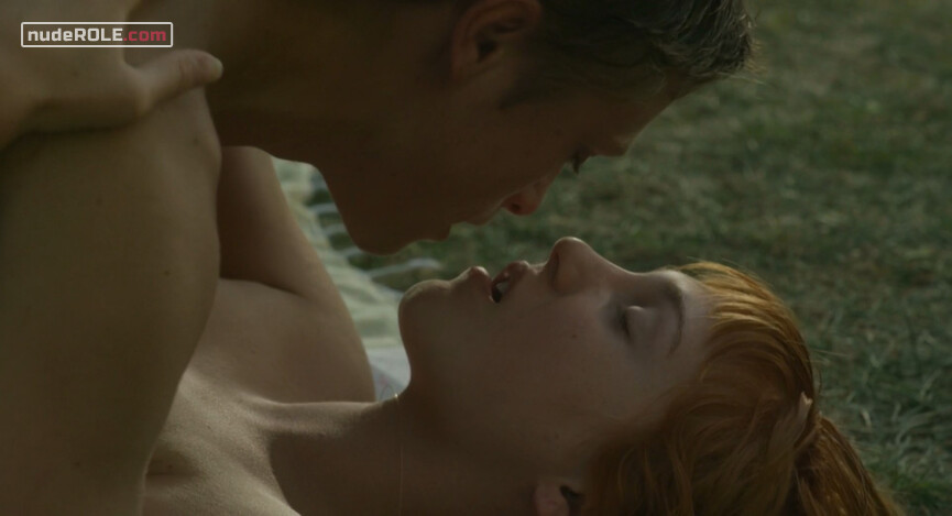 6. Luna nude – Luna (2018)