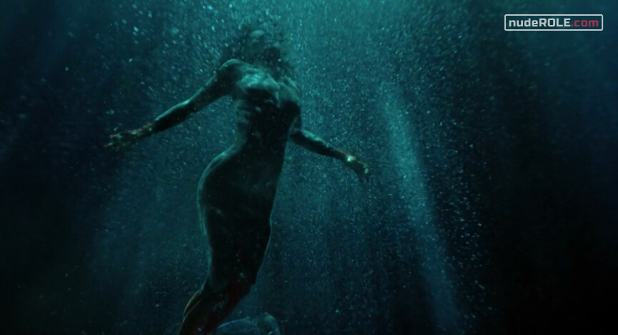 1. Donna nude – Siren s01 (2018)