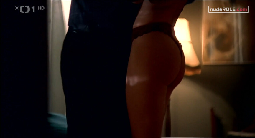3. Izabela BelusovÃ¡ nude – Bolero (2004)