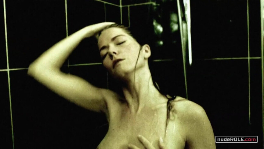 1. Sarah nude – Skizo (2008)