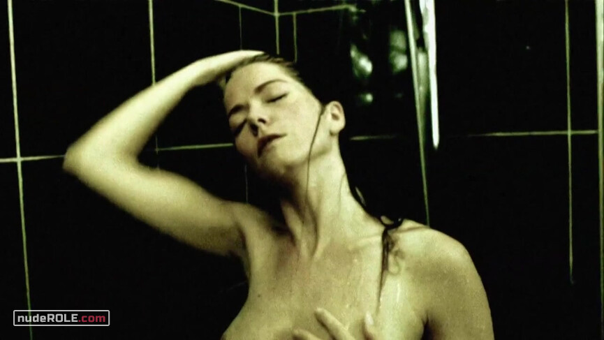 1. Sarah nude – Skizo (2008)