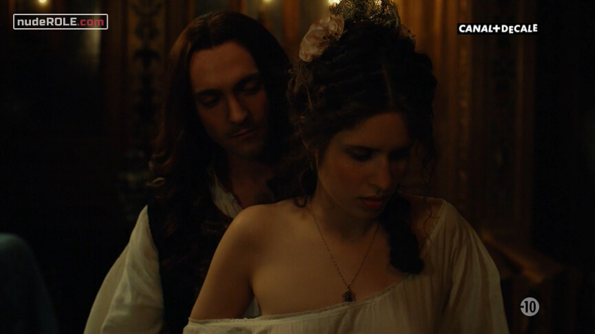 2. Eleanor nude – Versailles s03e04 (2018)