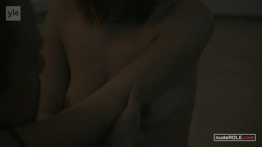 5. Juulia Korhonen nude – Hooked s01e02 (2013)