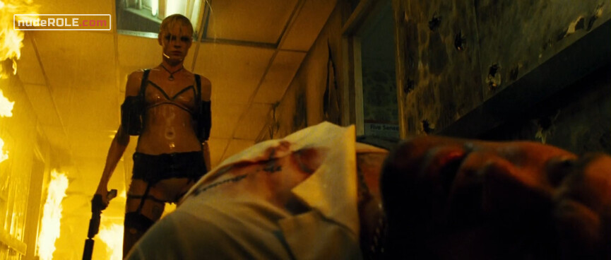 3. Lola nude – Transporter 2 (2005)