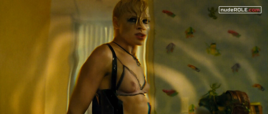 6. Lola nude – Transporter 2 (2005)