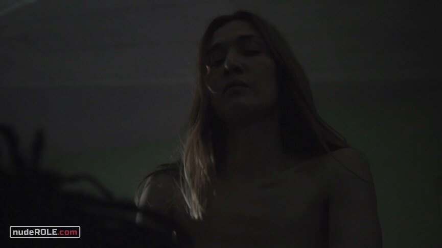 2. Young Woman nude – Nevers (2013)