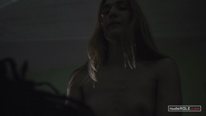 3. Young Woman nude – Nevers (2013)