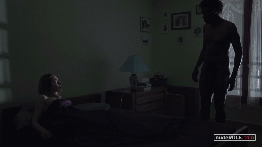 4. Young Woman nude – Nevers (2013)