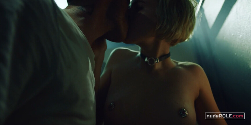 5. Pierced Girl nude – Beat s01e01 (2018)