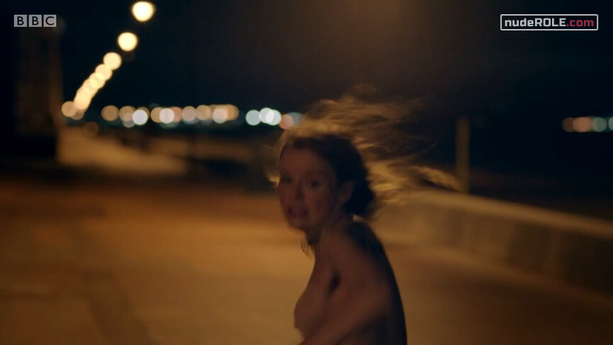2. Rayna nude – Clique s02e01-02 (2018)