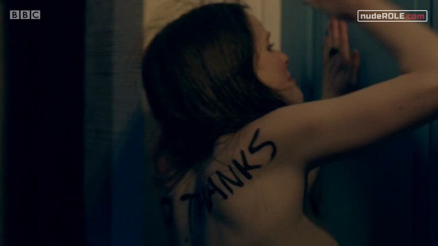 6. Rayna nude – Clique s02e01-02 (2018)