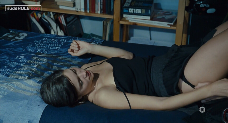 6. Audrey Bastien, Laetitia nude – Lights Out (2010)