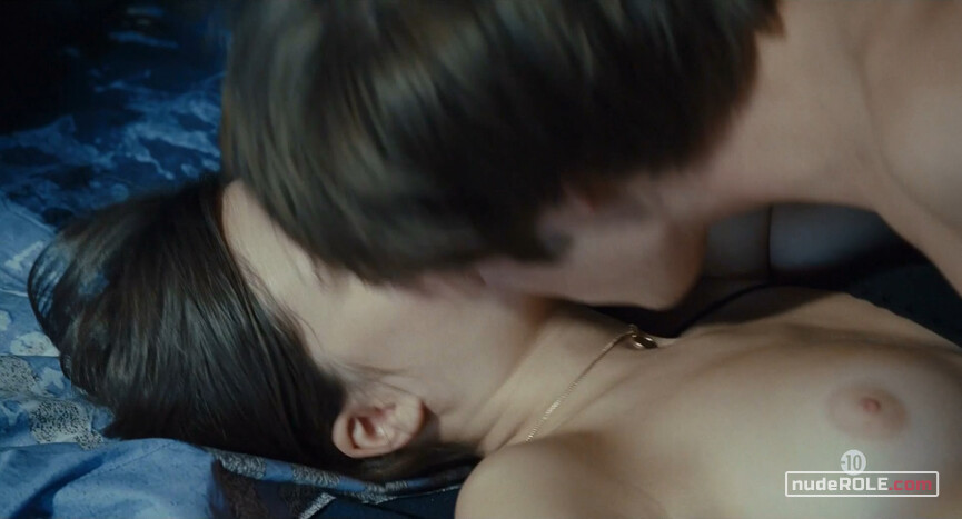 8. Audrey Bastien, Laetitia nude – Lights Out (2010)