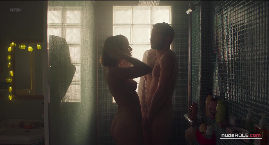 4. Néféli nude, Julie nude – (Girl)Friend (2018)