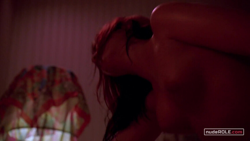 4. Waitress nude – The Wire s02e08 (2003)
