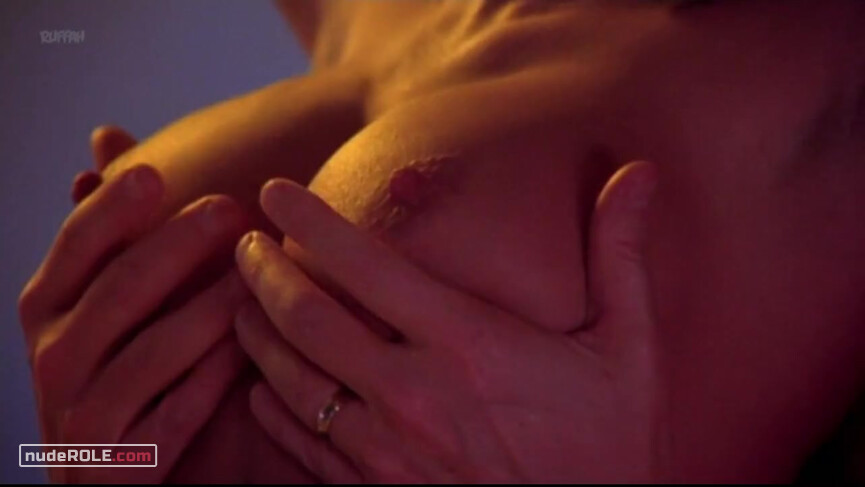 2. Nicole nude – Poison (2000)