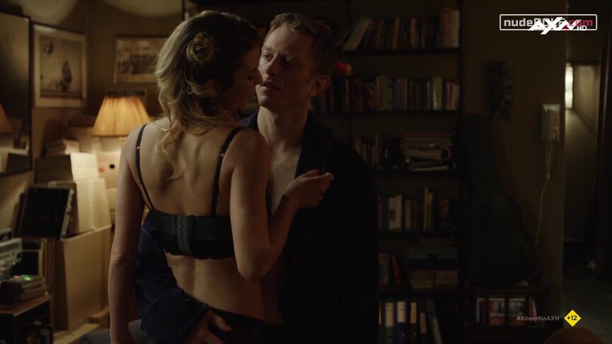 2. Violet sexy – Absentia s01e04 (2017)