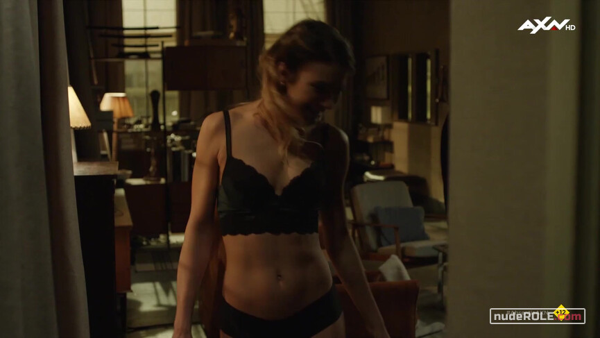 4. Violet sexy – Absentia s01e04 (2017)