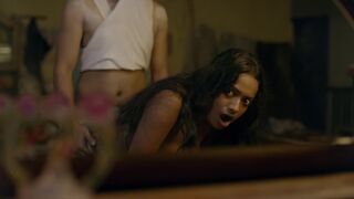 Sex Worker sexy – Sacred Games s01E03 (2018)