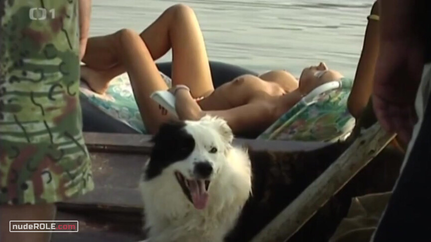 5. Andrea nude – Hop nebo trop s01e02 (2004)